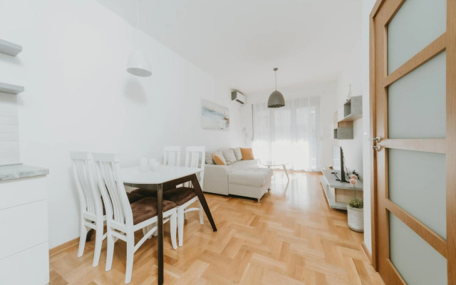 Spacious Modern New 48 m2 flat + free parking