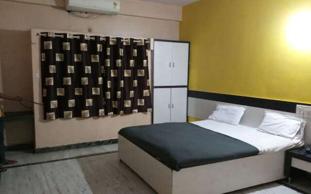Hotel Kaustubh