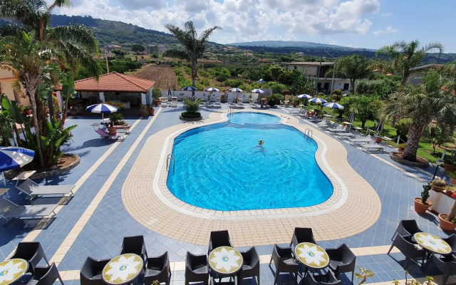 Hotel Damanse