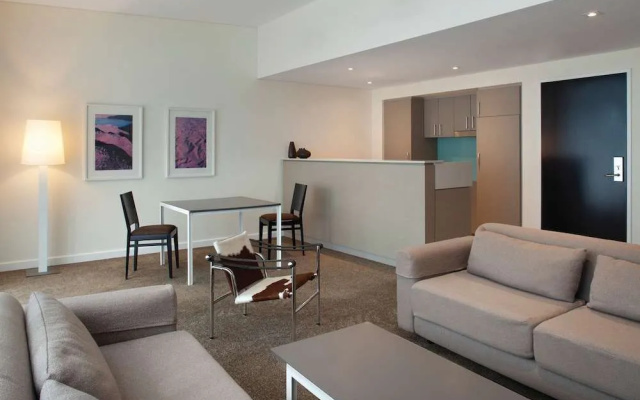 Adina Apartment Hotel Perth – Guest Rooms – Perth