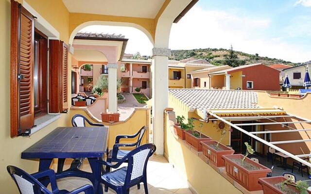 Apartment in Tamarispa with garden furniture