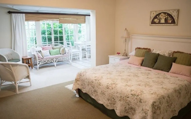 Twin Pools Lodge B and B