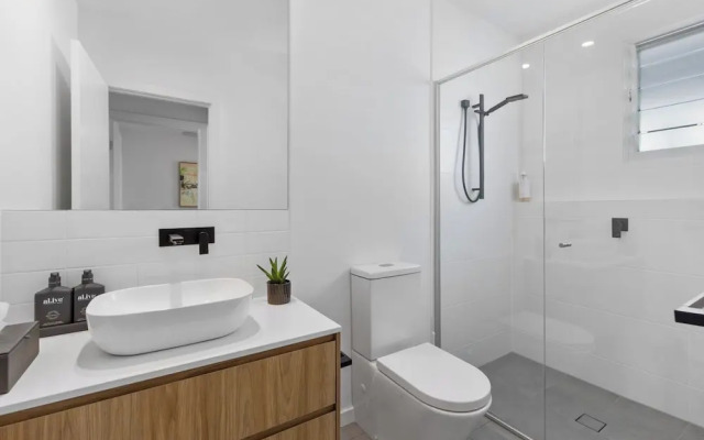 Palm Beach Luxe Townhouse walk to Beach
