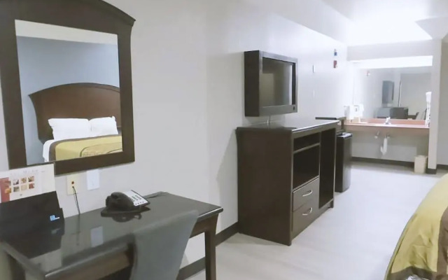 Hotel O Regency Suites Houston - IAH Beltway 8
