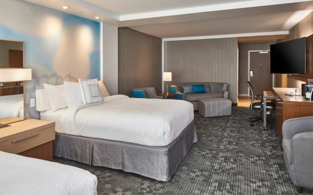 Courtyard by Marriott Baltimore Downtown/McHenry Row