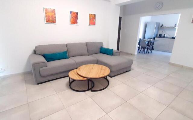 Sea Breeze Central, 2bed