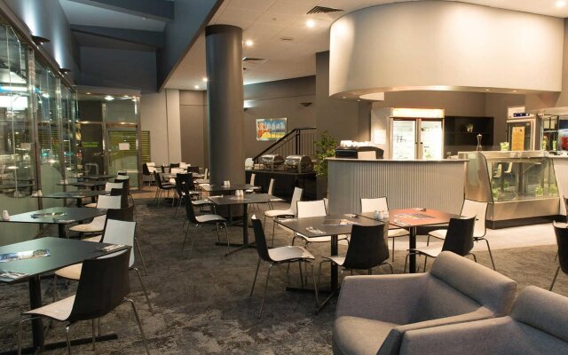Adelaide Riviera Hotel