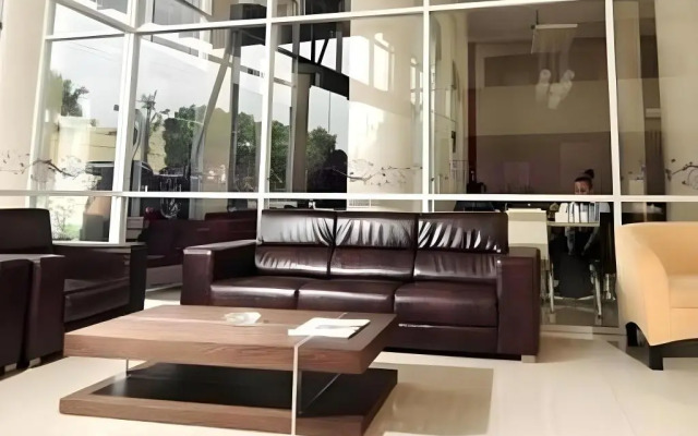 Royal Hotel n' Lounge