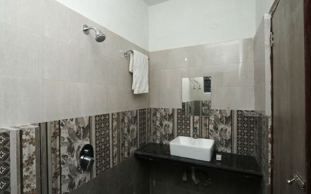 OYO 30698 Hari Om Guest House