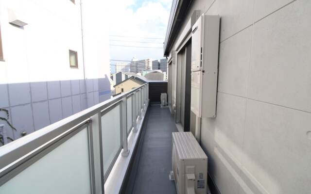 M 1 Tokyo Higashirokugo