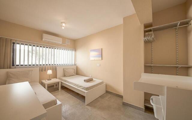 Peach Seaview 3 Bedroom Apartment