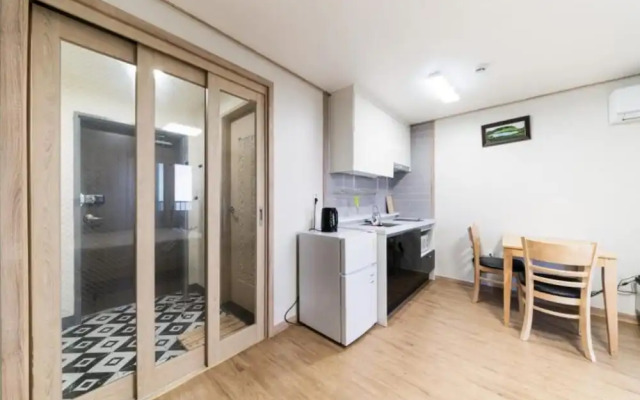 Jeju Gamsugul Pension