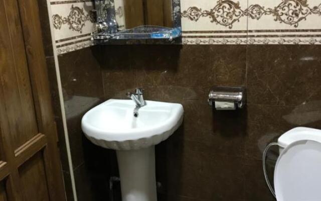 B&B Galstyan 44
