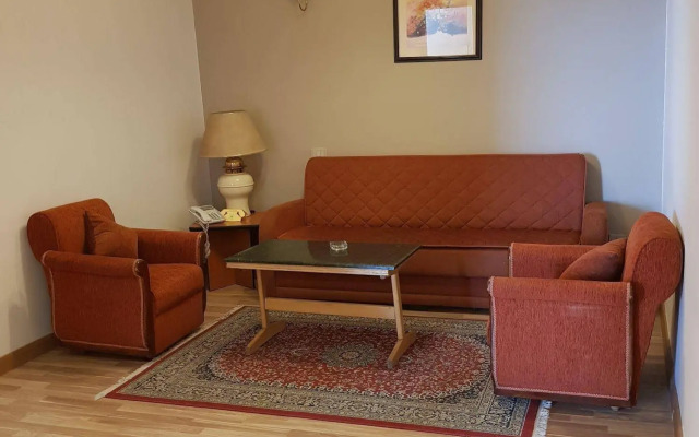Maadi Hotel