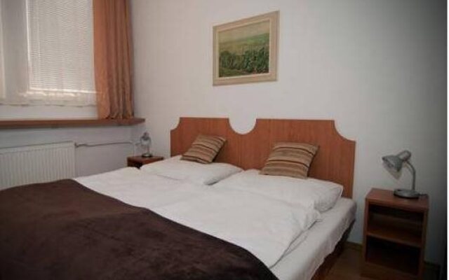 Hotel Avion