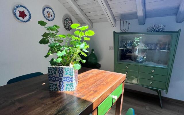 donna serena Aci Castello