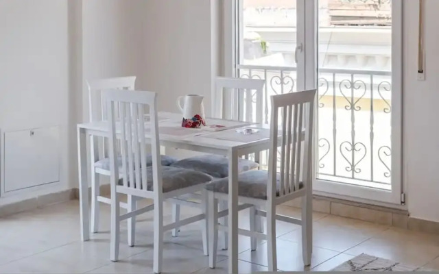 Urban Scene - Free Parking