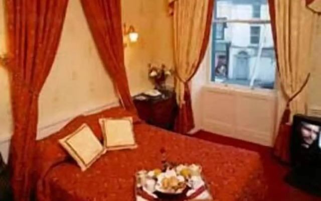 Greville Arms Hotel