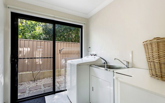 Indah Pantai, 84 Lentara Street