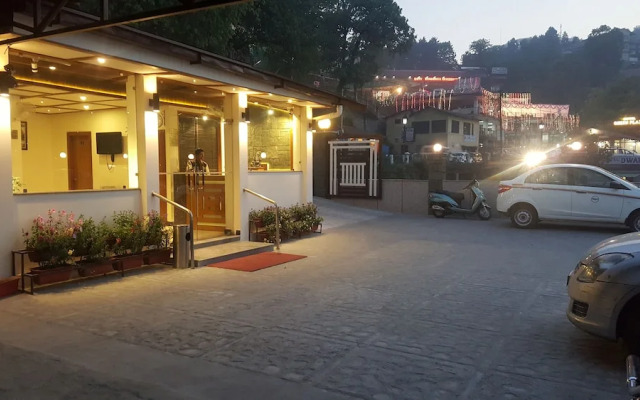OYO Rooms Mussoorie Library