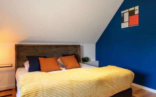 "cozy Luxury Holiday Home With Jacuzzi!"