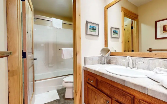 Snowcreek I #47 4 Bedroom Condo