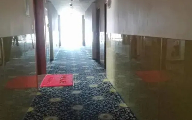 Qihua Business Hotel