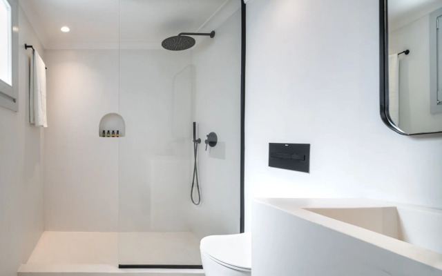 Akra Suites & Spa