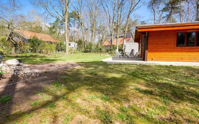 Garden-View Bungalow in Holten near Forest