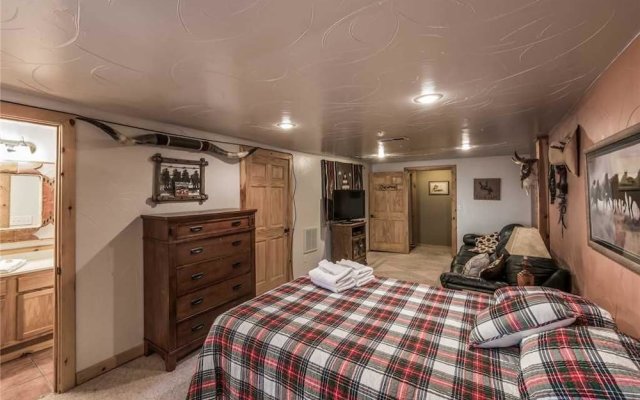 Antler Mountain Lodge - Four Bedroom Cabin