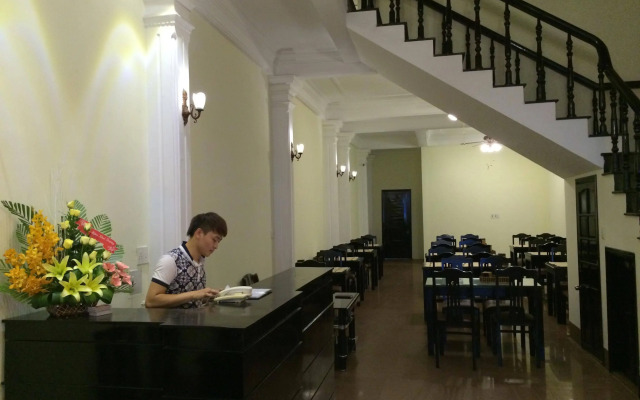 Jade Hotel