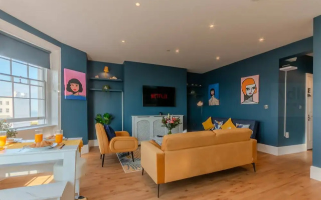 Stunning Sea View Georgian Retreat by Adliv