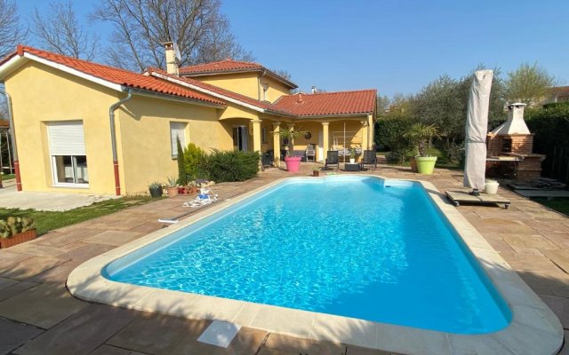 Chambres dans villa avec piscine