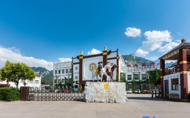 Huashan Xinghe Holiday Resort