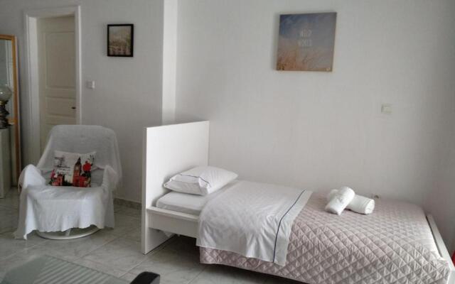Poseidon Apartments & Villas By The Sea