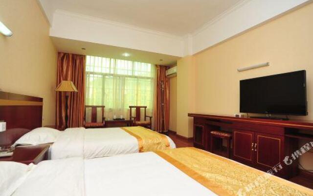 Xishuangbanna Qunyi Business Hotel