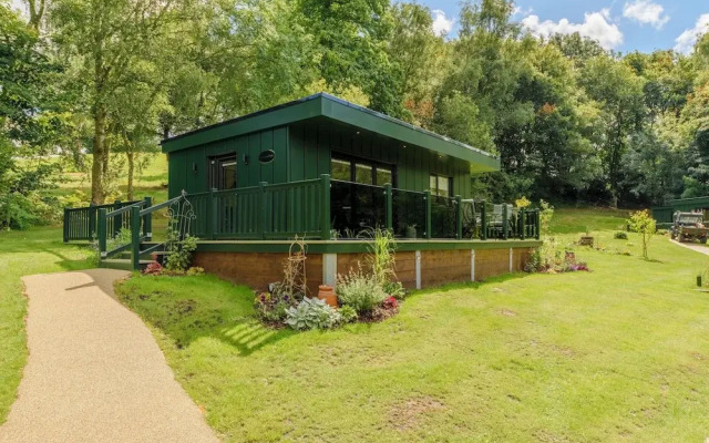 Secret Waterside Lodges in Worcestershire