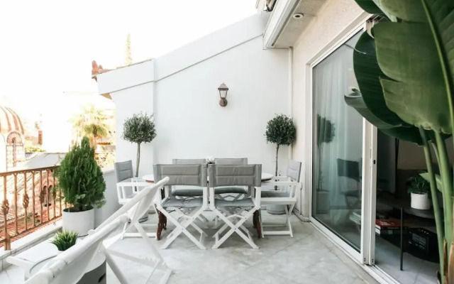 Acropolis Veranda Residence