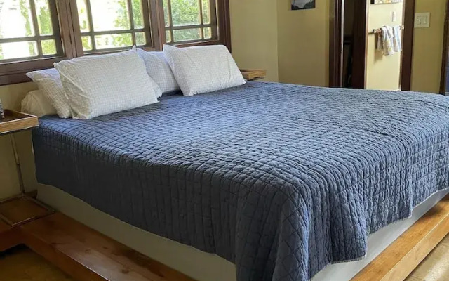 Aloha Spirit Maui 2 Bedroom Home by RedAwning