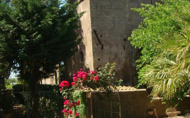 Torre Del Castello Di Torcrescenza