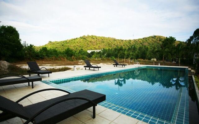 White at Sea Resort
