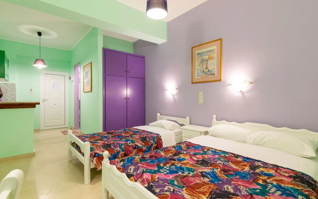 Ni-Mar Studios & Apartments