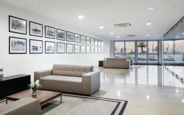 Eurostars Oasis Plaza Hotel