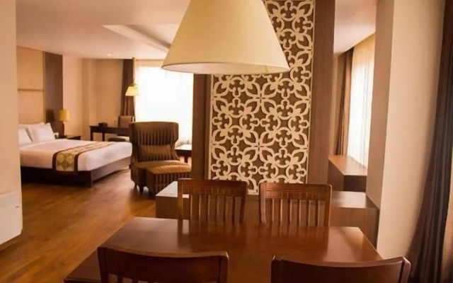 Ariya Hotel