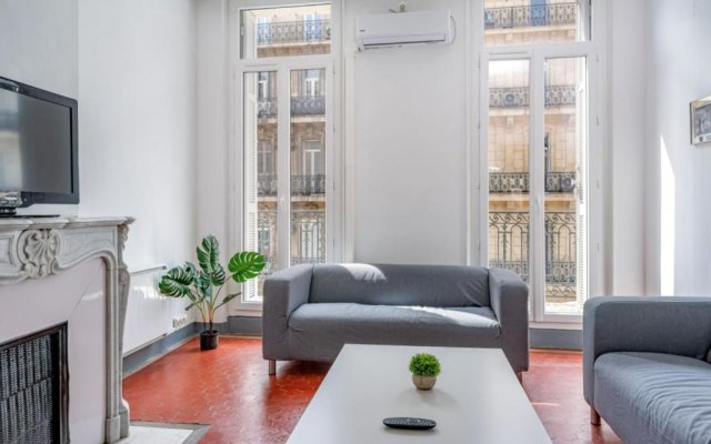 Superb apartment 100sqm, 5 min from the Old Port