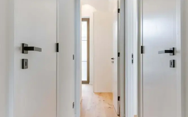 Serene Dikefront Apartment With en Suite Bedrooms and Stunning Views