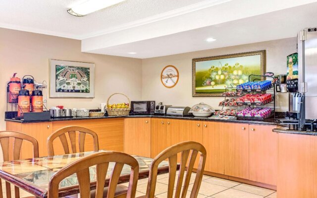 Holiday Inn Express & Suites Tampa Stadium – Airport Area by IHG