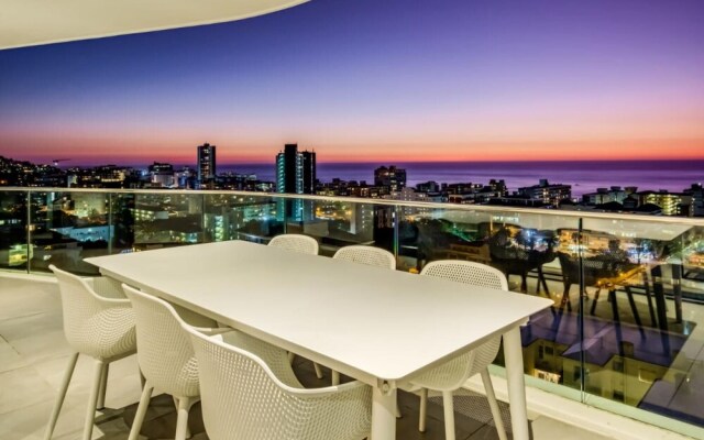 Penthouse in Sea Point With Unbelievable Views Attique Vue