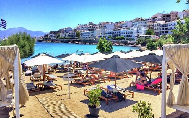 Stylish Seaside Apartment in Agios Nikolaos
