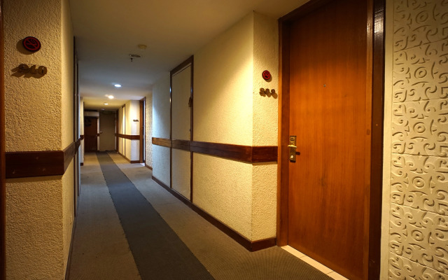 Benakutai Hotel and Apartemen
